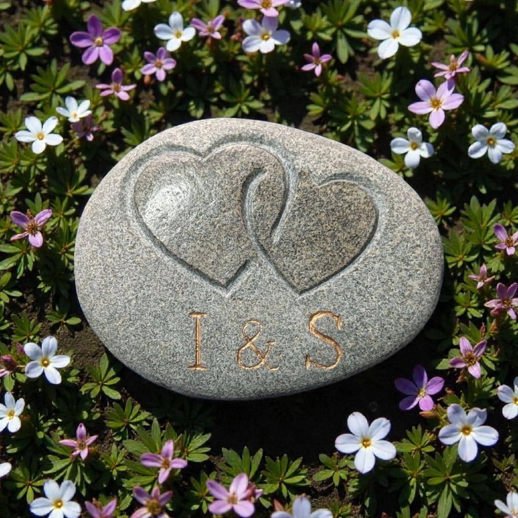 Personalized Engraved Stone Keepsake: Intertwined Hearts with gold initials