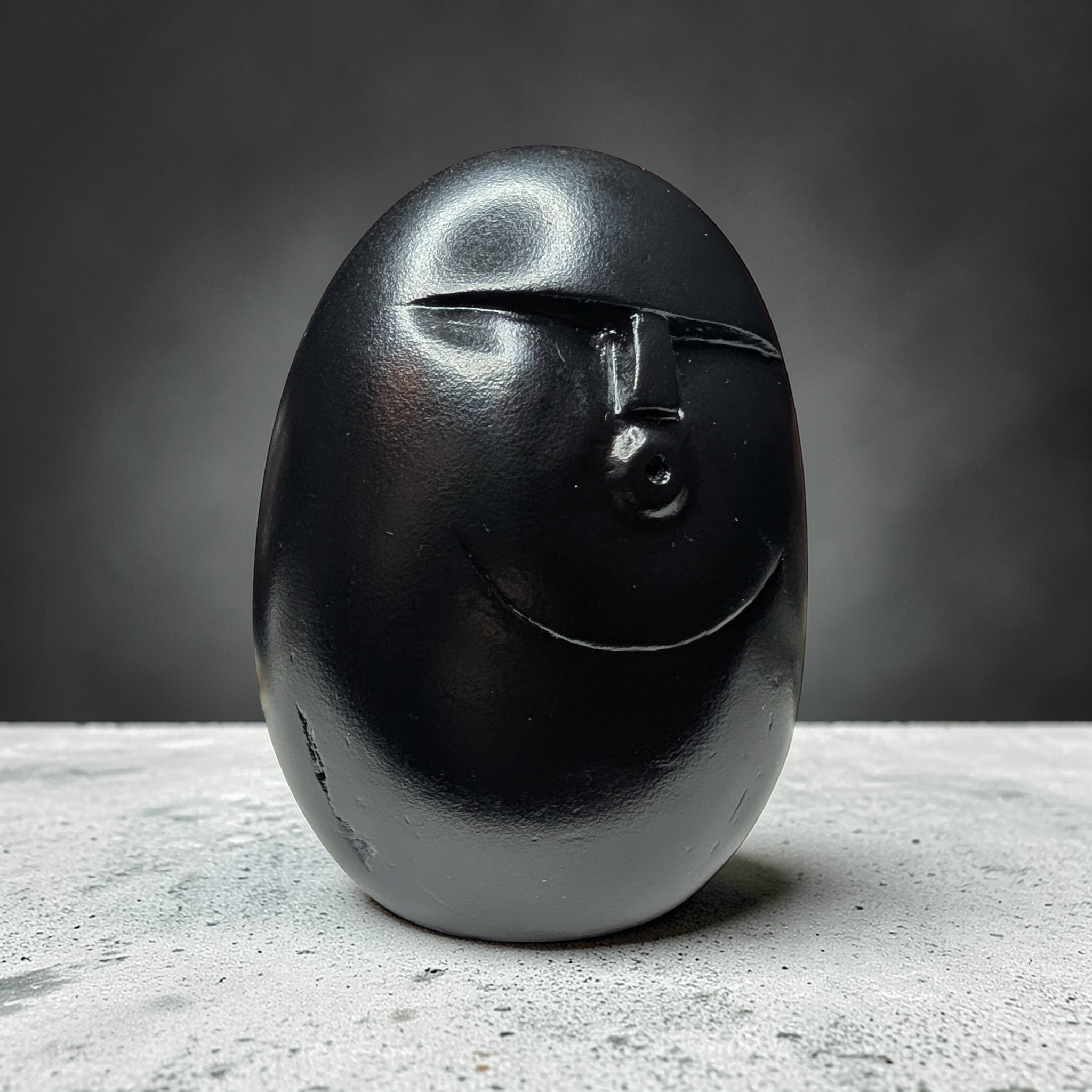 Funny Stone Face Sculpture – Hand Carved Black Pebble Art – Unique Desk Companion – Modern Minimalist Stone Ornament